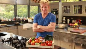 Der international gefeierte Sternekoch Gordon Ramsay kocht auf unverwechselbar dynamische Weise alles, was das Herz begehrt! © Fox Broadcasting. All rights reserved. Der international gefeierte Sternekoch Gordon Ramsay kocht auf unverwechselbar dynamische Weise alles, was das Herz begehrt! © Fox Broadcasting. All rights reserved.