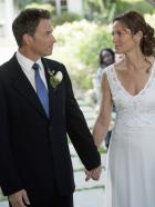Private Practice - Nach alldem was geschehen ist, beschließen Pete (Tim Daly, l.) und Violet (Amy Brenneman, r.) überraschend zu heiraten. Doch wird alles gutgehen? © ABC Studios