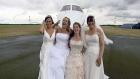 Die perfekte Hochzeit! - Vier Bräute wollen beweisen, dass ihre Traumhochzeit das Fest der anderen ganz klar in den Schatten stellt. Wer gewinnt, darf mit seinem Bräutigam ab in die bezahlten Traum-Flitterwochen. © ITV Studios Limited 2012
