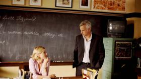 Bahnt sich zwischen Carol (Julie Bowen, l.) und Schuldirektor Dennis Martino (John Slattery, r.) etwas an? © Paramount