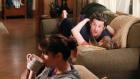 Damit Derek (Patrick Dempsey, M.) und Meredith (Ellen Pompeo, r.) endlich mal wieder einen gemeinsamen romantischen Abend verbringen können, bietet Lexie (Chyler Leigh, l.) an, auf Zola aufzupassen ... © ABC Studios