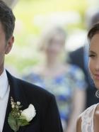 Private Practice - Pete (Tim Daly, l.) und Violet (Amy Brenneman, r.) beschließen überraschend zu heiraten, was Cooper in ein emotionales Chaos bringt ... © ABC Studios