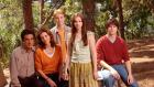 (2. Staffel) - Eine harmonische, glückliche Familie? (v.l.n.r.) Will (Joe Mantegna), Helen (Mary Steenburgen), Luke (Michael Welch), Joan (Amber Tamblyn) und Kevin (Jason Ritter) ... © 2004, 2005 Sony Pictures Television Inc. and CBS Broadcasting Inc. All Rights Reserved.