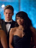Vampire Diaries - Bonnie (Kat Graham, r.) und Matt (Zach Roerig, M.) wissen nicht mehr, wie sie mit der gefühlskalten Elena (Nina Dobrev, l.) umgehen sollen ...