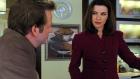 Good Wife - Alicias (Julianna Margulies, r.) schwuler Bruder Owen (Dallas Roberts, l.) ist in der Stadt und sorgt für Aufregung, denn er hat öffentlich Peter als homophob bezeichnet. © CBS Broadcasting Inc. All Rights Reserved