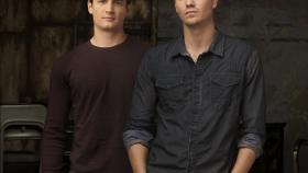 (6. Staffel) - Nathan (James Lafferty, l.) macht seinem Halbbruder Lucas (Chad Michael Murray, r.) das Leben nicht immer leicht ... © Warner Bros. Pictures (6. Staffel) - Nathan (James Lafferty, l.) macht seinem Halbbruder Lucas (Chad Michael Murray, r.) das Leben nicht immer leicht ... © Warner Bros. Pictures