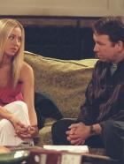 Meine wilden Töchter - Unglücklicherweise verliert Bridget (Kaley Cuoco, l.) ihr Herz an Pauls (John Ritter, r.) Arbeitskollegen Kyle. Da kann auch der Papa nicht helfen ... © ABC, Inc.