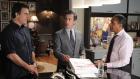 Good Wife - Peter (Chris Noth, l.) will sein Kabinett (Alan Cumming, M.; Joe Morton, r.) davon überzeugen, sich himmlischen Beistand zu holen ... © CBS Studios Inc. All Rights Reserved.