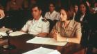 J.A.G. - Im Auftrag der Ehre - Während einer Anhörung vor Gericht: Lieutenant Bud Roberts (Patrick Labyorteaux, l.) und Major Sara Mackenzie (Catherine Bell, r.) © CBS Television