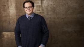 Life Unexpected - Plötzlich Familie - (2. Staffel) - Er ist tollpatschig und nicht gerade erfolgreich beim weiblichen Geschlecht: Math Rogers (Austin Basis) © 2010 The CW Network, LLC. All Rights Reserved.