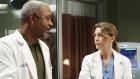 Grey's Anatomy - Die jungen Ärzte - Das Pflegepersonal hat seine Drohung wahr gemacht und streikt. Für Meredith (Ellen Pompeo, r.) und Dr. Webber (James Pickens, Jr.) bedeutet das Mehrarbeit ... © Touchstone Television