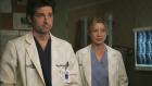 Da es Meredith (Ellen Pompeo, r.) immer noch schwer fällt, den charmanten Avancen von Derek (Patrick Dempsey, l.) zu widerstehen, spricht sie ein ernstes Wort mit ihm ... © Touchstone Television