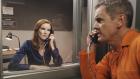 Desperate Housewives - Als Bree (Marcia Cross, l.) Paul Young (Mark Moses, r.) im Gefängnis besucht, erfährt sie interessante Neuigkeiten über Chucks Vergangenheit ... © ABC Studios