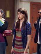 The Secret Life Of The American Teenager - Amy (Shailene Woodley, M.) muss ihren Freundinnen etwas beichten - bringt sie die schockierende Neuigkeit über ihre Lippen? © ABC Family