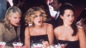 Carrie (Sarah Jessica Parker) and Charlotte (Kristin Davis) with Enid Mead (Candice Bergen) © Paramount Pictures Carrie (Sarah Jessica Parker) and Charlotte (Kristin Davis) with Enid Mead (Candice Bergen) © Paramount Pictures
