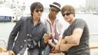 90210 - Die Party ist die perfekte Gelegenheit für Navid (Michael Steger, l.), Dixon (Tristan Wilds, M.) und Liam (Matt Lanter, r.) neue Mädchen kennen zu lernen... © TM &   CBS Studios Inc. All Rights Reserved