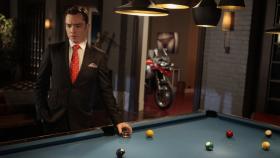 Chuck (Ed Westwick) lädt Jack ein um sich bei ihm dafür zu bedanken, dass er ihm das Leben rettete, doch das Wiedersehen verläuft nicht ganz nach Plan ... © Warner Bros. Television Chuck (Ed Westwick) lädt Jack ein um sich bei ihm dafür zu bedanken, dass er ihm das Leben rettete, doch das Wiedersehen verläuft nicht ganz nach Plan ... © Warner Bros. Television
