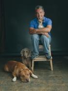 Der Hundeflüsterer - Egal ob Bello, Fiffi oder Wuffi, Cesar Millan hat für jeden Vierbeiner die passende Lösung parat. Der Hundeprofi ist momentan der berühmteste und gefragteste Experte in Sachen Hundetraining. © Rive Gauche Intern. Television