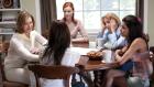 Desperate Housewives - Mary Alice (Brenda Strong, l.), Lynette (Felicity Huffman, 2.v.r.), Gabrielle (Eva Longoria, r.), Susan (Teri Hatcher, 2.v.l.) und Bree (Marcia Cross, M.) leben ein perfektes Leben in einer perfekten amerikanischen Vorstadt. Doch diese perfekten Frauen mit ihren perfekten Männern und perfekten Kindern sind nicht so perfekt, wie es scheint ... © Touchstone Television