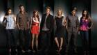 Melrose Place - Im Apartmentkomplex 4616 Melrose Place leben, lieben und leiden Lauren Yung (Stephanie Jacobsen, l.), Auggie Kirkpatrick (Colin Egglesfield, 2.v.l.), Ella Simms (Katie Cassidy, 3.v.r.), Riley Richmond (Jessica Lucas, r.), Jonah Miller (Michael Rady, 2.v.r), Violet Foster (Ashlee Simpson-Wentz, 3.v.l.) und David Breck (Shaun Sipos, M.) ... © 2009 The CW Network, LLC. All rights reserved.