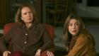 Grey's Anatomy - Die jungen Ärzte - Meredith (Ellen Pompeo, r.) macht sich Sorgen, denn ihrer Mutter (Kate Burton, l.) geht es immer schlechter und die Verantwortung für sie zerrt an ihren Nerven ... © Touchstone Television