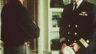 J.A.G. - Im Auftrag der Ehre - LCDR Harm Rabb (David James Elliott, r.) ist zum ersten Mal Stellvertreter des Chefs vom J.A.G.-Corps. © CBS Television