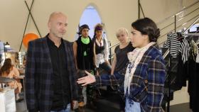 Anna und die Liebe - Bruno (K. Dieter Klebsch, l.) merkt, dass er gegen den grünen Strich auf Maiks Stirn machtlos ist, zumindest was das wegkriegen anbelangt, doch wenigstens lässt es sich noch verdecken. Schnell ist auch eine entsprechende Mütze gefunden, welche genau das Corpus Delicti von Jasmin (Lilli Hollunder, r.) ist... © SAT.1 Anna und die Liebe - Bruno (K. Dieter Klebsch, l.) merkt, dass er gegen den grünen Strich auf Maiks Stirn machtlos ist, zumindest was das wegkriegen anbelangt, doch wenigstens lässt es sich noch verdecken. Schnell ist auch eine entsprechende Mütze gefunden, welche genau das Corpus Delicti von Jasmin (Lilli Hollunder, r.) ist... © SAT.1