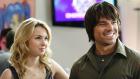 Nate (Jesse Hutch, r.) macht sich an Amanda (Kirsten Prout, l.) ran und lädt sie zur Latnokparty ein ... © TOUCHSTONE TELEVISION