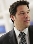 Alias - Wird nach Washington befördert: Eric Weiss (Greg Grunberg) ... © Touchstone Television