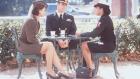 J.A.G. - Im Auftrag der Ehre - Major Sara Mackenzie (Catherine Bell, l.) und Lieutenant Commander Harm Rabb (David James Elliott, M.) wollen von Lopez den Namen des Vergewaltigers wissen. © CBS Television