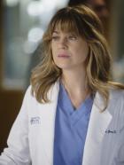 Grey's Anatomy - Die jungen Ärzte - Dereks Alzheimer-Versuchsreihe startet. Er hat sich Alex als Assistent ausgesucht, was Meredith (Ellen Pompeo) auf die Palme bringt ... © ABC Studios