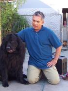 Der Hundeflüsterer - Cesar Milans psychologisches Hundecenter ist beides - ein Zuhause und ein Zufluchtsort für ungefähr 50 Hunde. Der Hundeprofi kann sich mit Hunden von Promis rühmen, er kümmert sich aber auch liebevoll um kranke Vierbeiner und es leben dort Hunde, die zu seiner eigenen Familie gehören ... © Rive Gauche Intern. Television