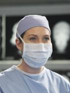 Grey's Anatomy - Die jungen Ärzte - Versucht alles, um Callie zu retten - doch hat sie eine Cahnce? Meredith (Ellen Pompeo) ... © ABC Studios